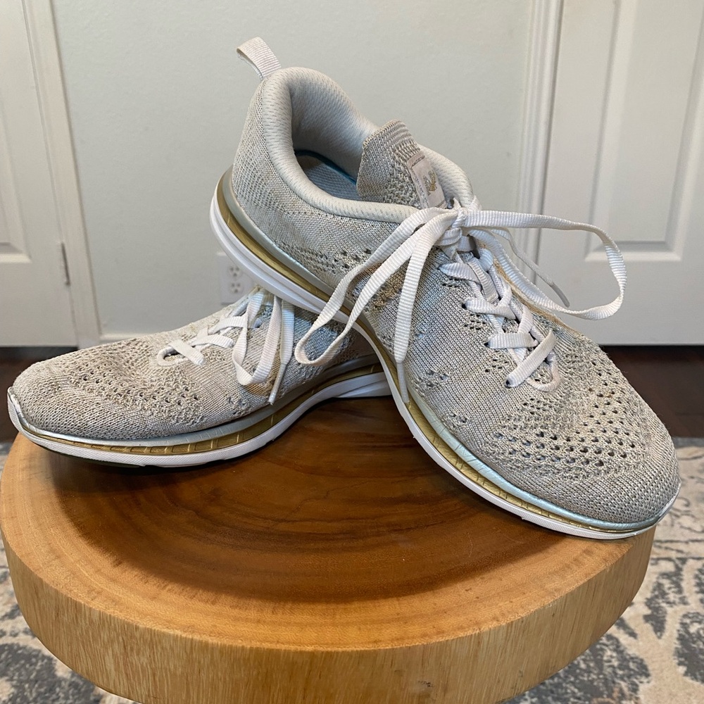 APL Women’s Techloom Pro Size 8